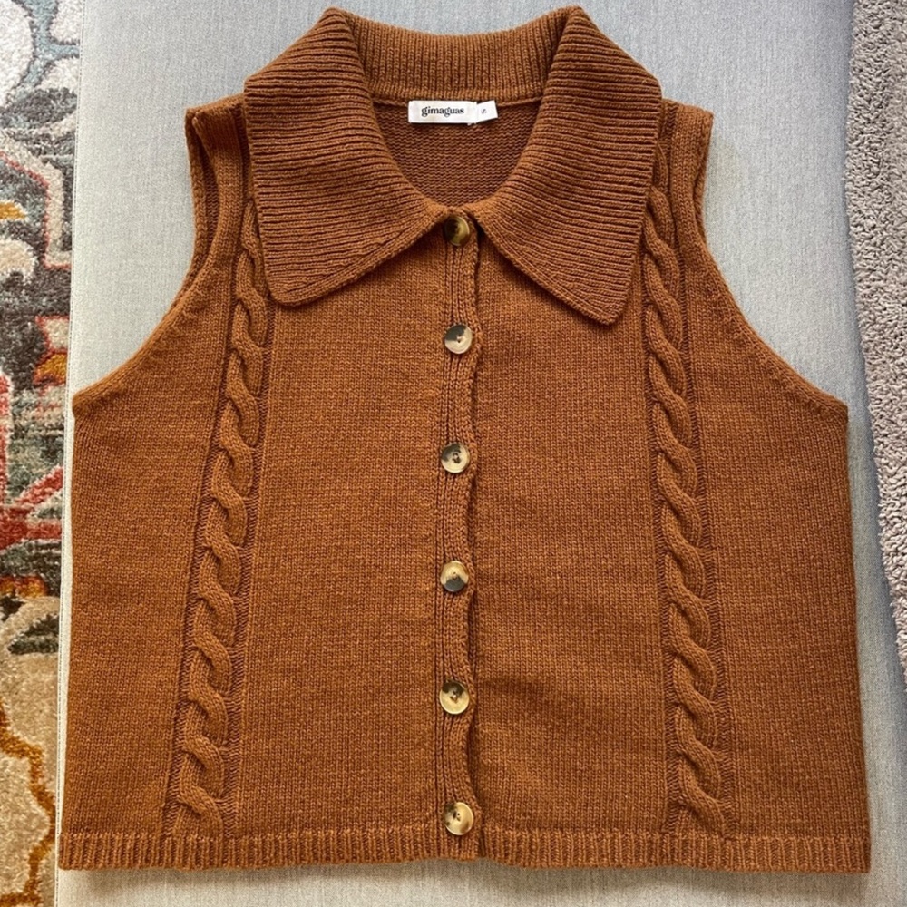 Gimaguas sweater vest